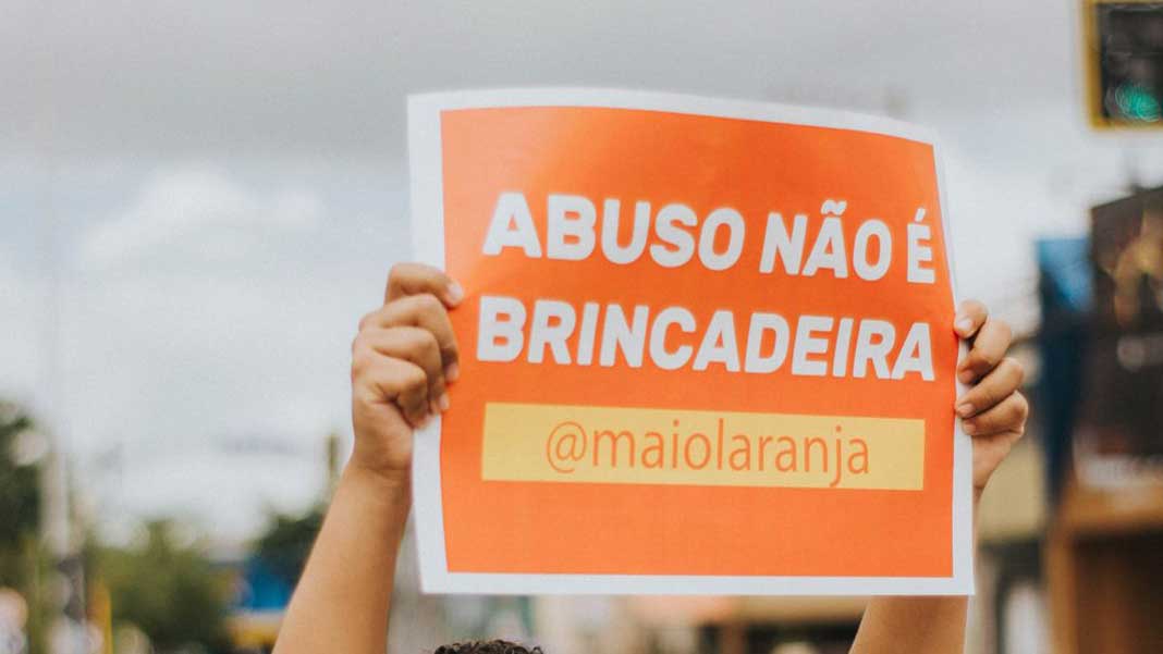 Ato com mais de 200 alunos vai lembrar Mês de conscientização contra o abuso infantil em Balneário Camboriú