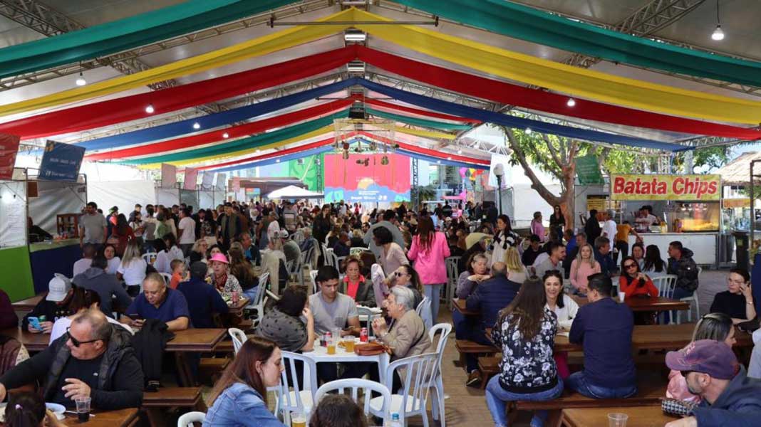 Fim de semana em Balneário Camboriú e região com Festa do Bom Sucesso, teatro, baladas e outros eventos