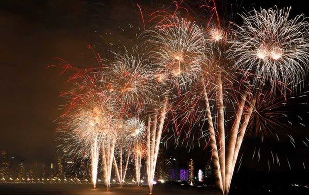 Show de fogos do Réveillon de Balneário Camboriú terá 15 minutos de duração e custará R$ 4,2 milhões